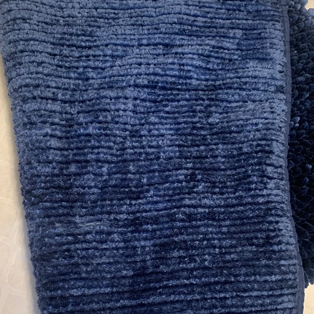 NWOT Plush Thick Laura Ashley Cobalt Blue Chenille Bath Rug 32x20 inches